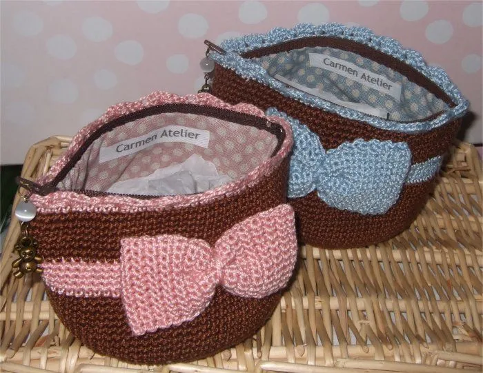 Carmen Atelier: ♥ Monederos de Ganchillo con lacito - Crochet ...