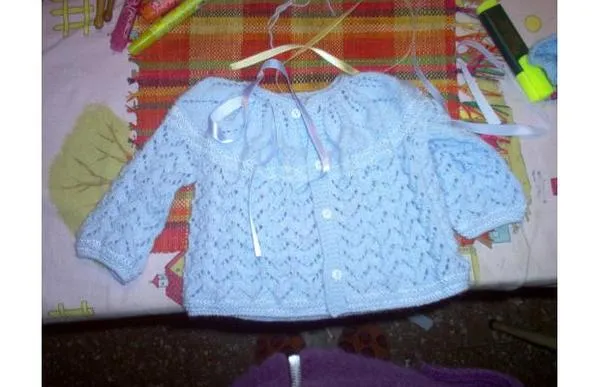 Roponcitos para bebés a crochet - Imagui