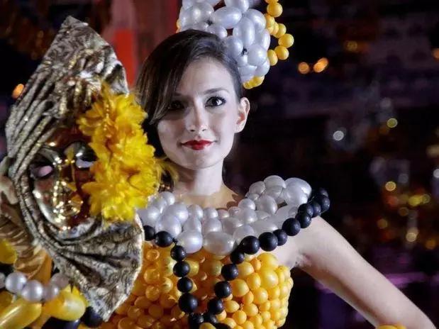 Trajes de fantasía reviven antiguos bailes de carnaval - Terra USA