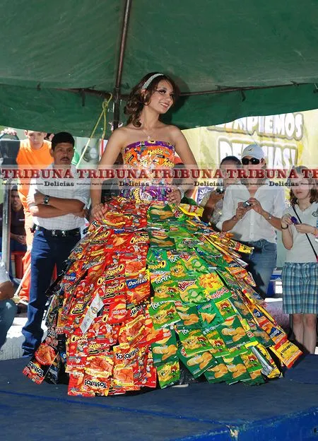 Imagenes de vestidos elaborados en material reciclable - Imagui