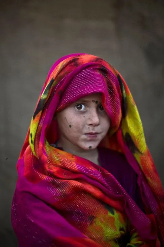 Impresionantes rostros de niños refugiados Afganos en Pakistán - POP- Impresionantes rostros de niños refugiados Afganos en Pakistán - POP-