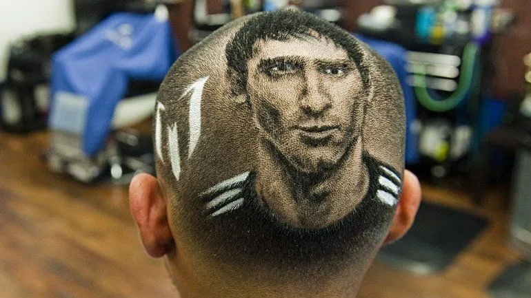 Increíble: fanático se cortó el pelo con la imagen de Lio Messi ...