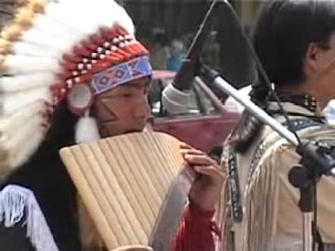 Indios en la plaza 25 de mayo de Catamarca, Argentina - YouTube