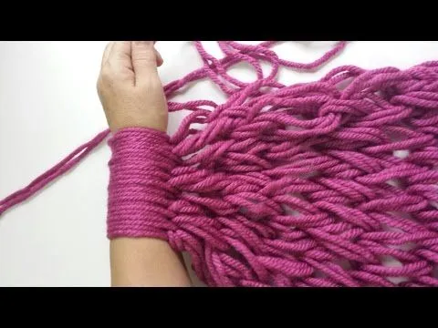 Infinite scarf with hands / Infinity scarf With your hand (Inglés ...