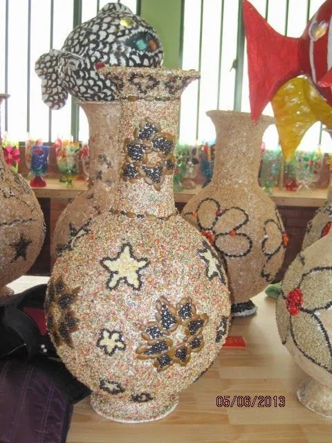 Jarrones on Pinterest | Manualidades, Paper Mache and Vase