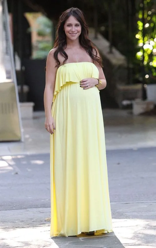 Jennifer Love Hewitt, entusiasmada en su baby shower