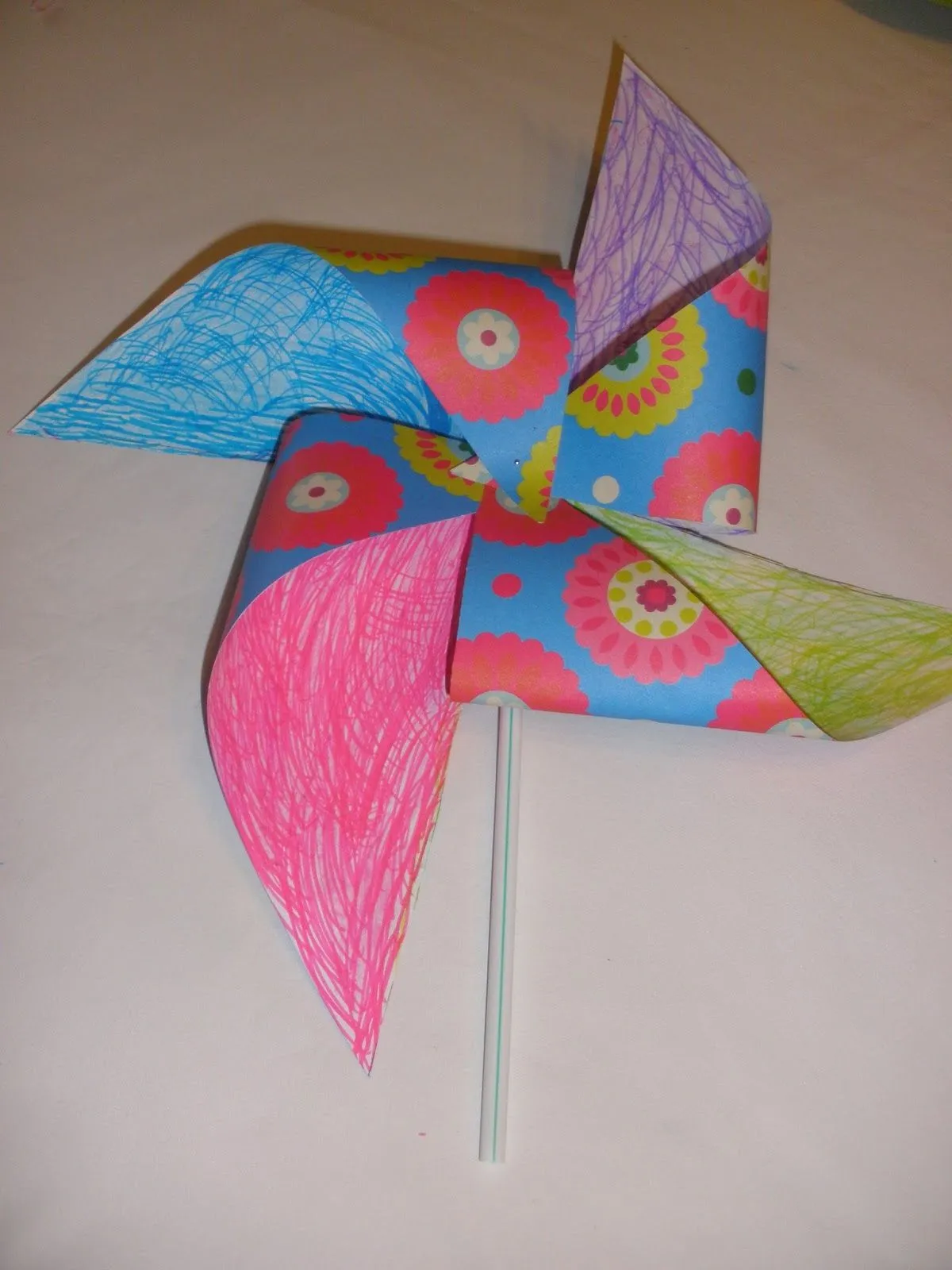 Jo, me aburro...: Manualidades con los aitites: Molinillo de viento Jo, me aburro...: Manualidades con los aitites: Molinillo de viento