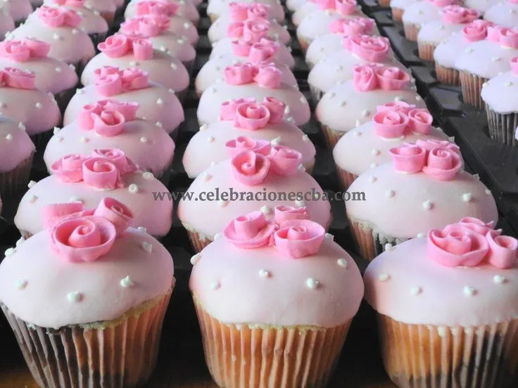 Rosas para los 15 años de Luli. | Cupcakes Celebraciones Diseño ...