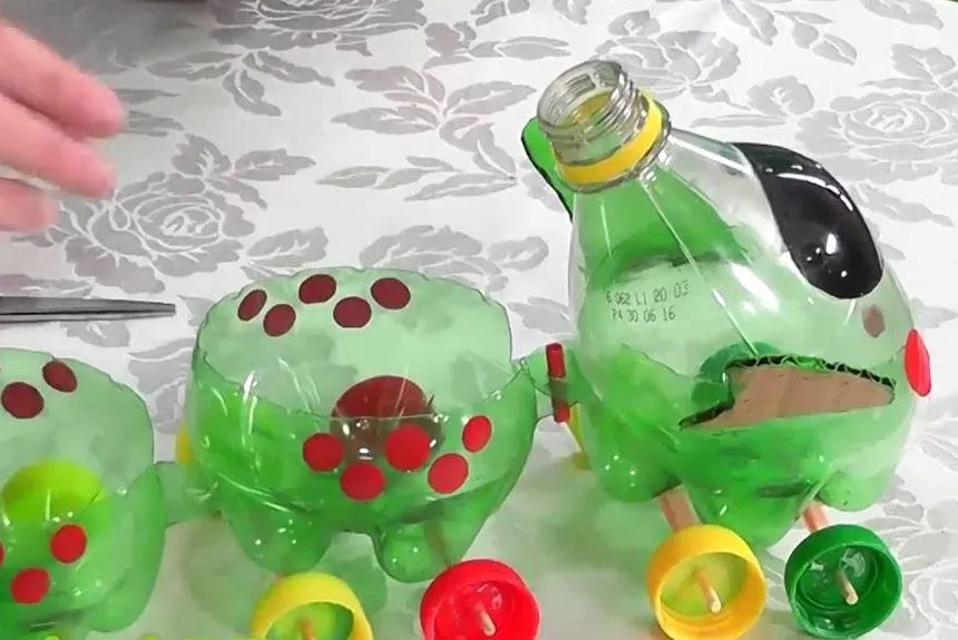 3 juguetes caseros con plástico reciclado - Inboplast