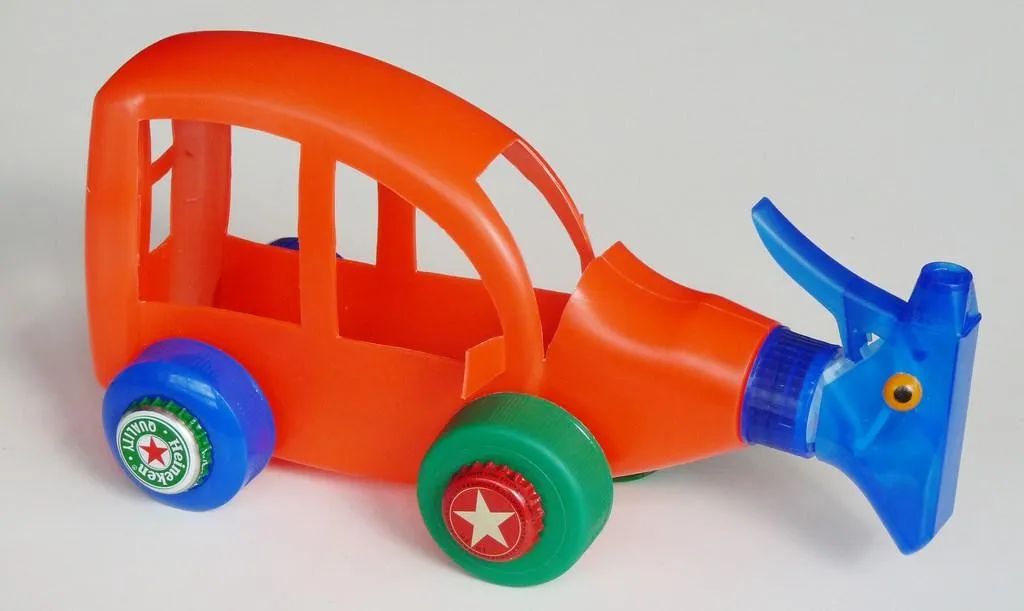 Cómo hacer juguetes con material reciclado