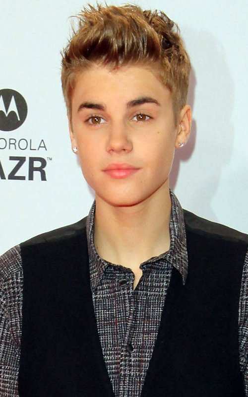 Justin Bieber: Justin Bieber en los premios Bambie 2011