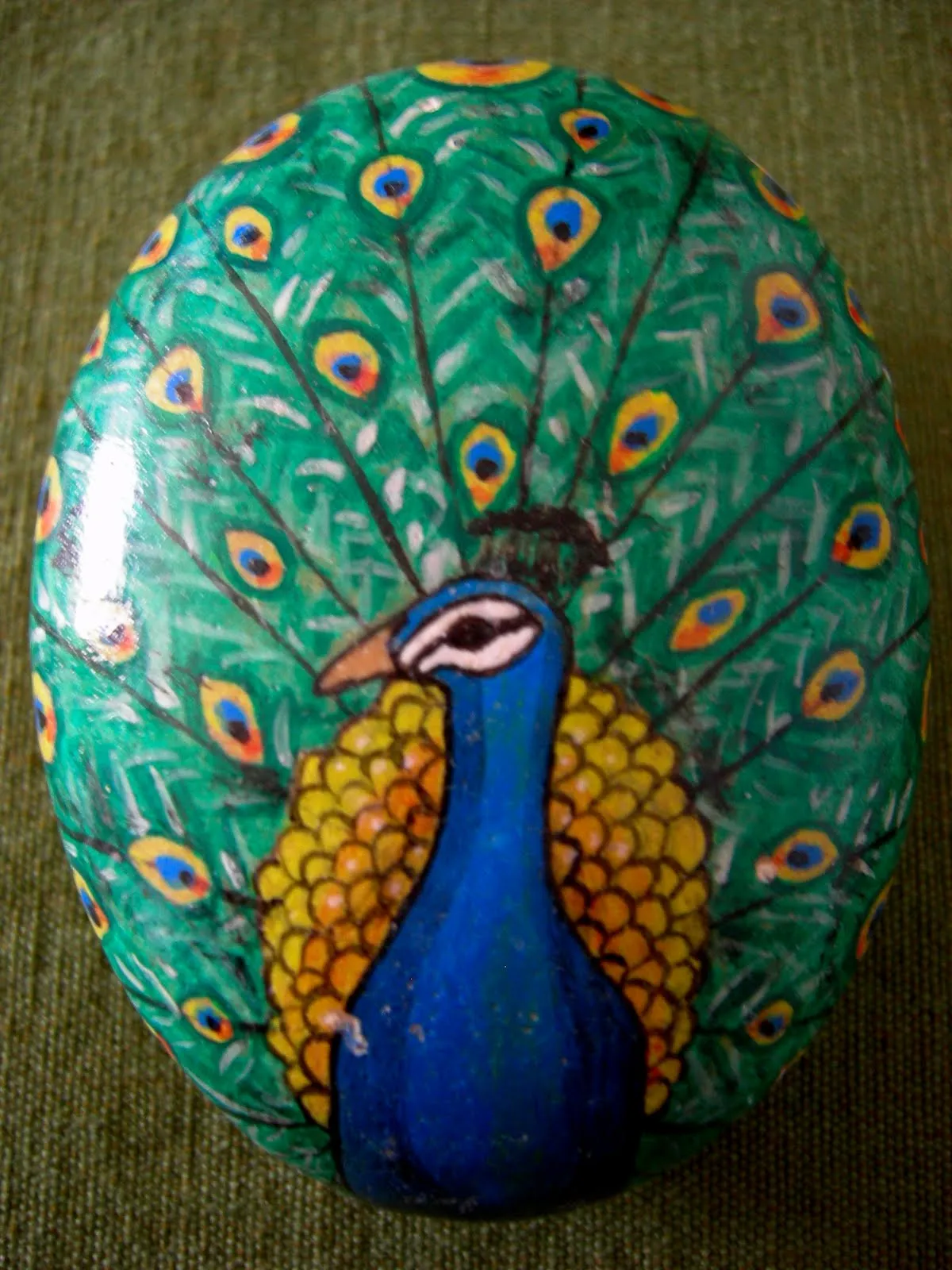 Kedibu Murales y Objetos Decorativos: Piedras pintadas: pavo real ...