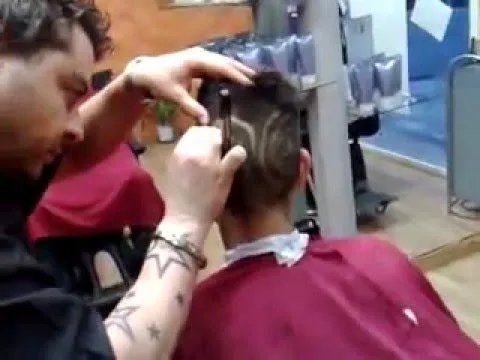 ASI SE HACE (la barberia) - YouTube