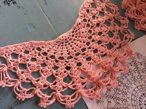 Mis labores en Crochet: Vestido tejido a crochet y falda de tela.