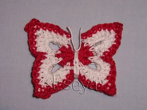 Lanaterapia: De flor a mariposa...la magia del tejido