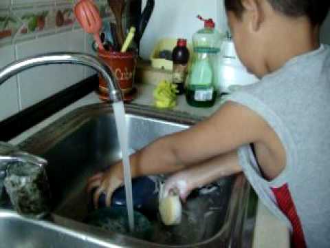 Lavando mis platos - YouTube