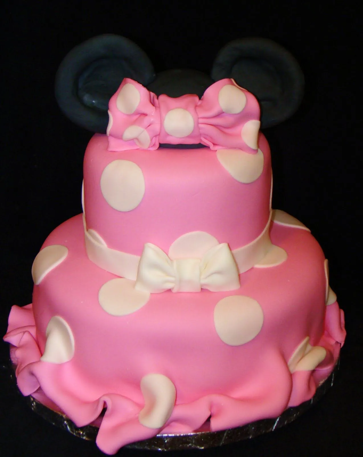 Layers of Love: Minnie Mouse dress cake