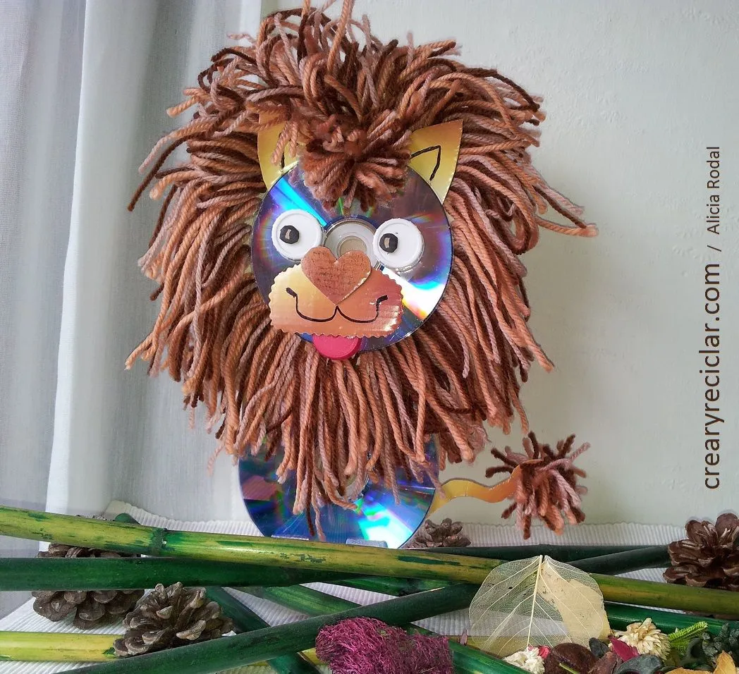 Cómo hacer un león con materiales reciclados - Crear y Reciclar