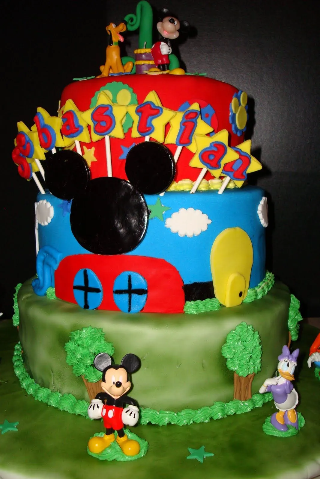 Dulces Ideas y Mas: Pastel de Mickey Mouse!!