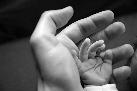 LEVANTATE Y RESPLANDECE: Tus manos sobre mí LEVANTATE Y RESPLANDECE: Tus manos sobre mí