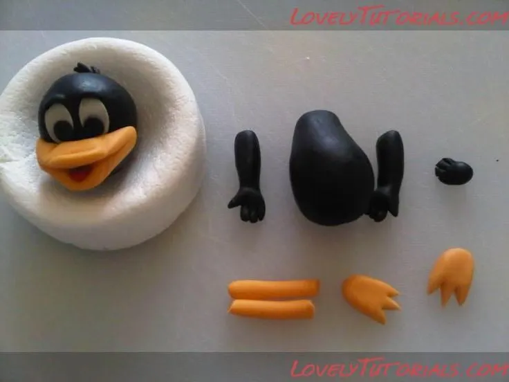 Looney Tunes Cake Topper Tutorial | fondant toppers | Pinterest