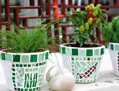 Macetas decoradas con mosaico - Guía de MANUALIDADES Macetas decoradas con mosaico - Guía de MANUALIDADES