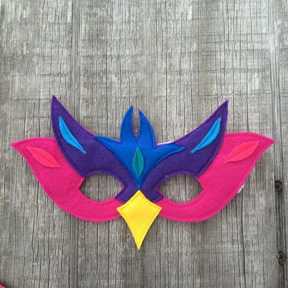 Magical Rainbow Bird / Rainbow Phoenix Wings Mask and Tail / - Etsy |  Disfraces de pajaros, Traje de pájaro, Mascara de animales