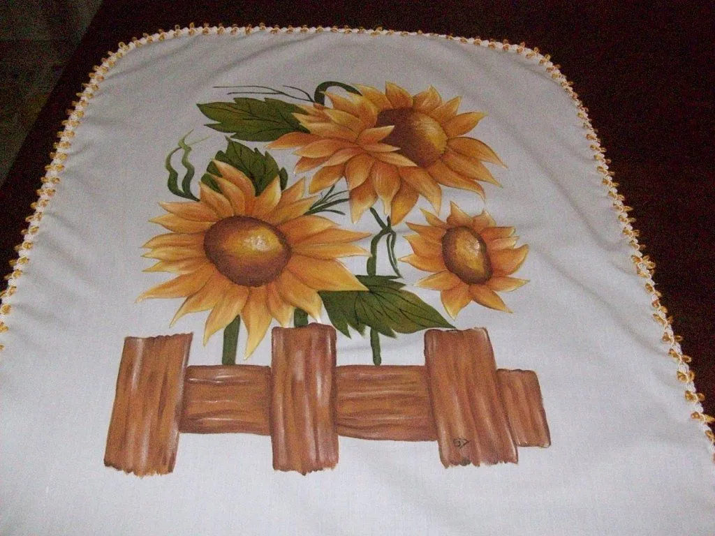 mantel pintado girasoles | Aprender manualidades es facilisimo.