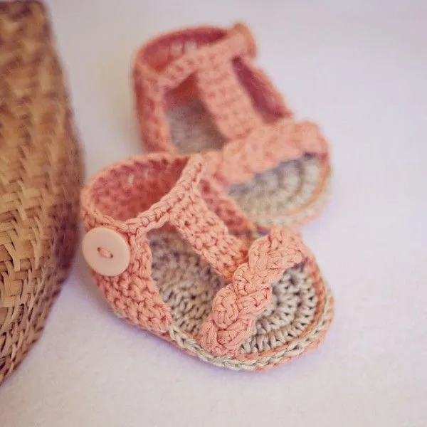 Cómo hacer unos zapatitos de bebé de ganchillo o crochet