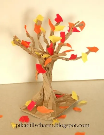 Manualidades con niños: haced juntos un árbol otoñal con una bolsa ...