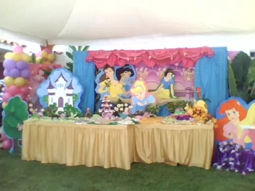 Imagen decoracion de mesa cumpleaños princesas - grupos.