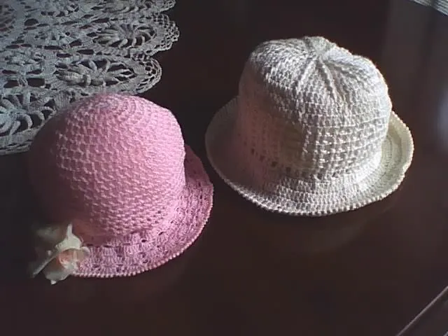Manualidades y algo de psicología: Sombreros tejidos a crochet ...