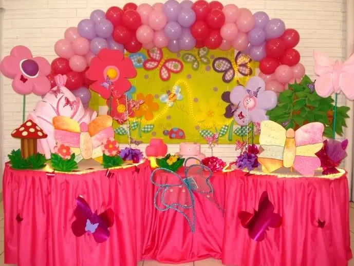 mariposas en murar con globos y flores | baby shower | Pinterest