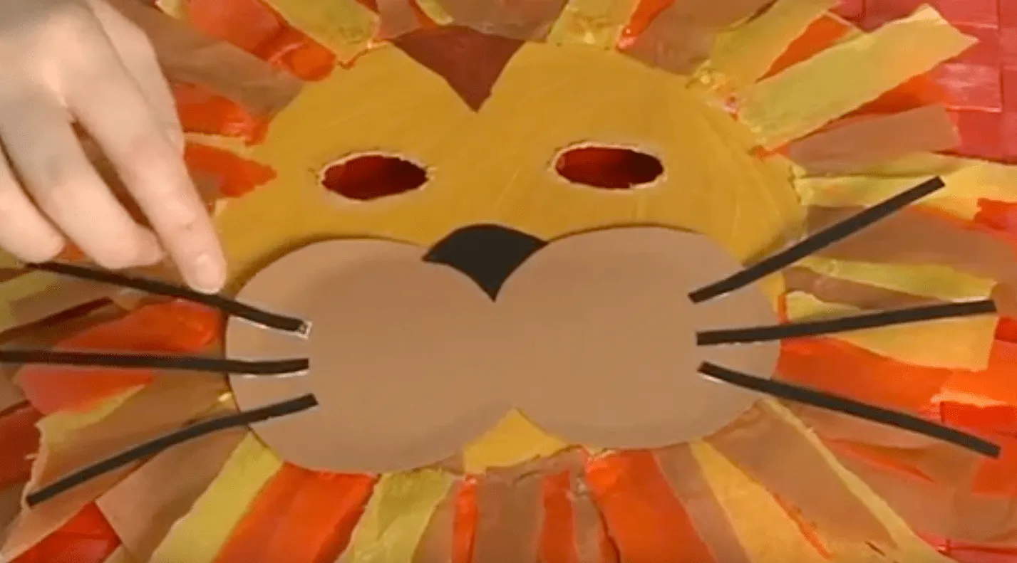 Hacer una máscara de león para carnaval muy divertida