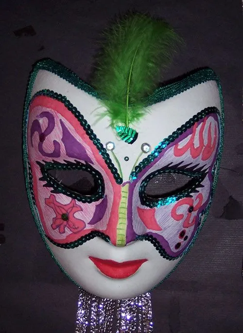 Mascaras de yeso decoradas con mariposas - Imagui