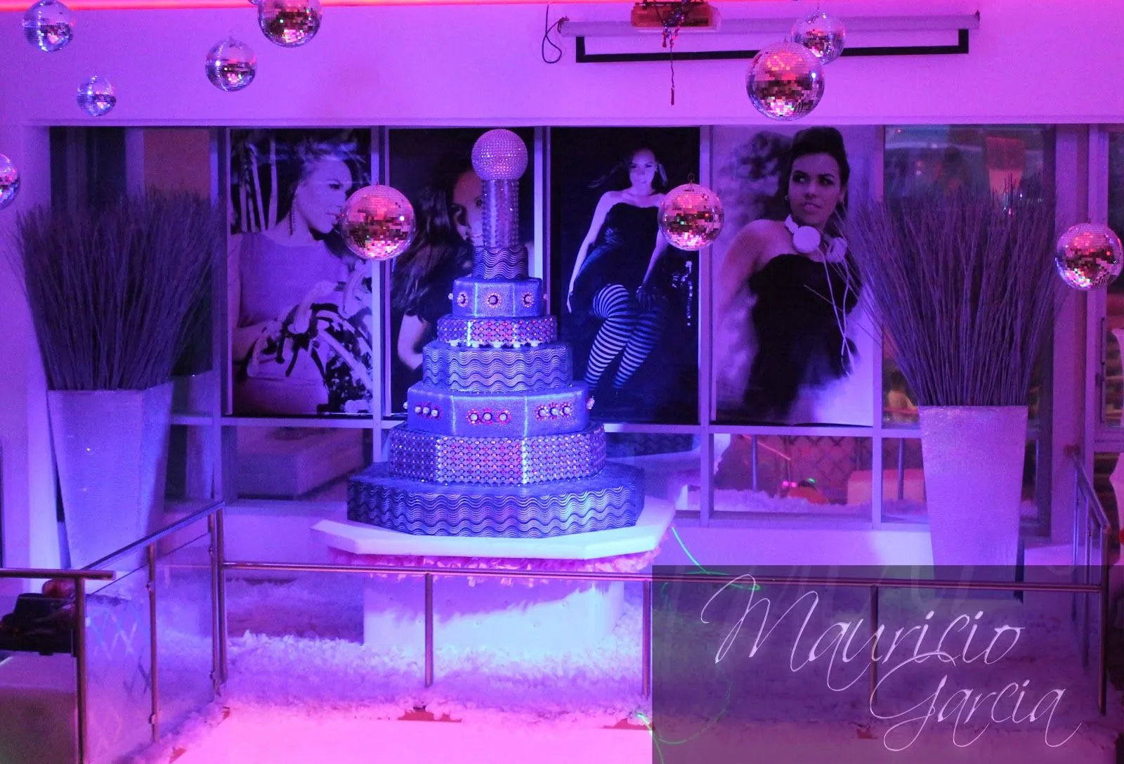 Mauricio Events: Decoración de 15 Años estilo Disco Mauricio Events: Decoración de 15 Años estilo Disco