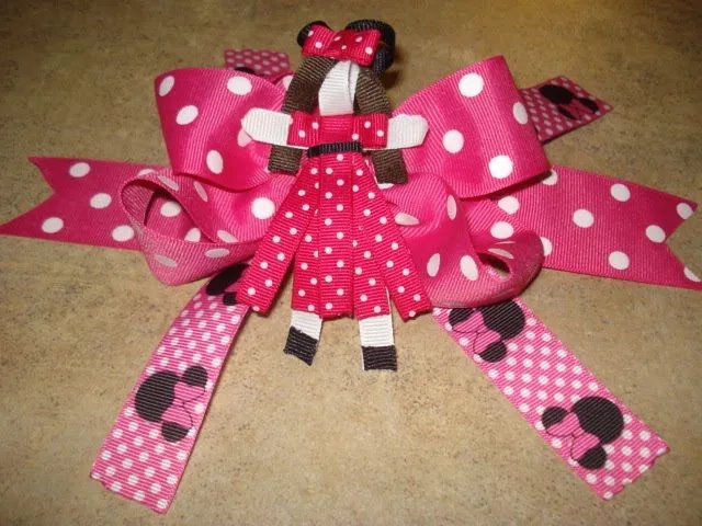 Mayrola's handmade details: Minnie mouse clippie and stack hair bow
