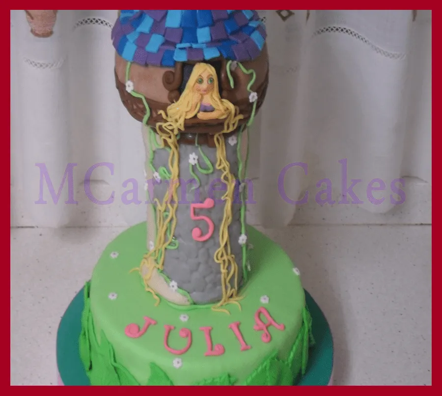 MCarmen Cakes: Tarta Torre Rapunzel de Enredados para Julia. MCarmen Cakes: Tarta Torre Rapunzel de Enredados para Julia.
