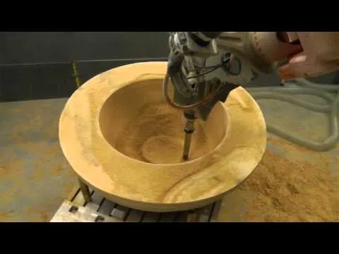Mecanizado de modelo en madera para fundición - YouTube