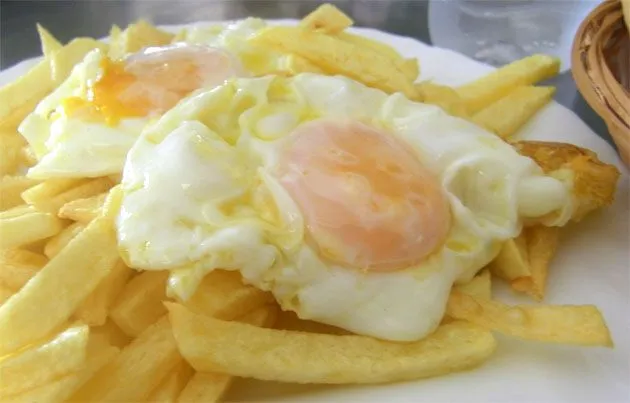 los mejores huevos fritos con papas de la provincia de Cádiz ...