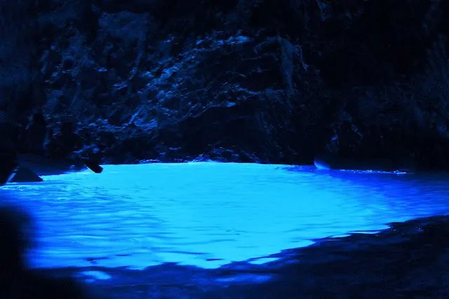 Meridianos: La cueva azul