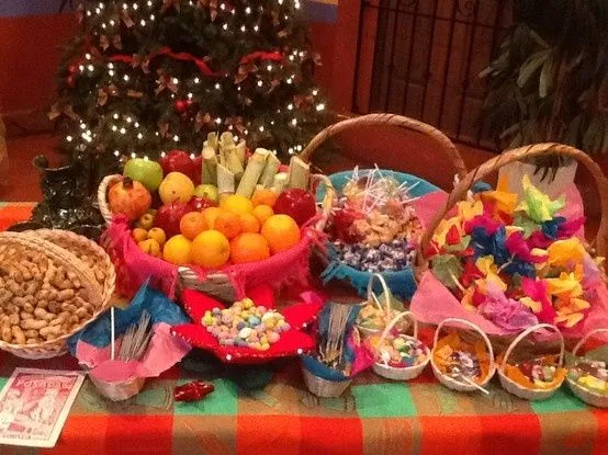Mesa de Aguinaldos. Candy Posada Buffet | posada navida | Pinterest