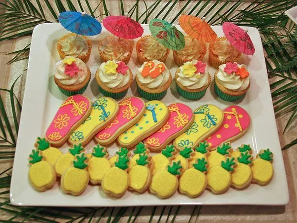 Mesa dulce - Cookies y Cupcakes | TEMATICA HAWAIANA | Pinterest ...