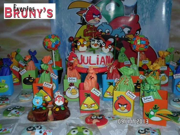 Mesa Tematica Angry Birds: Torta, galletitas tematicas, cupcakes ...