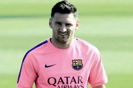 Messi volvió a entrenar con el Barcelona y lució su nuevo corte de ...