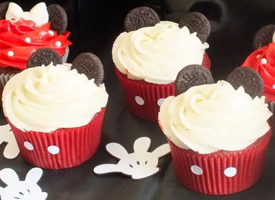 Mickey & Minnie Mouse Cupcakes - Two Sisters Crafting