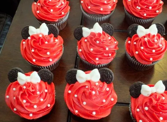 Mickey & Minnie Mouse Cupcakes - Two Sisters Crafting