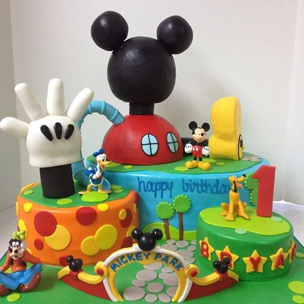 mickey mouse cake | Xavier's first bday | Pinterest | Casas Club ...