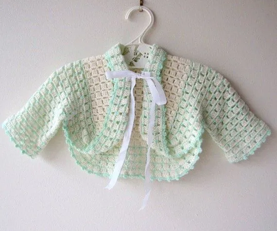 MIL AZAHARES BLANCOS: Vestido de lana para bebé en ganchillo y una ...