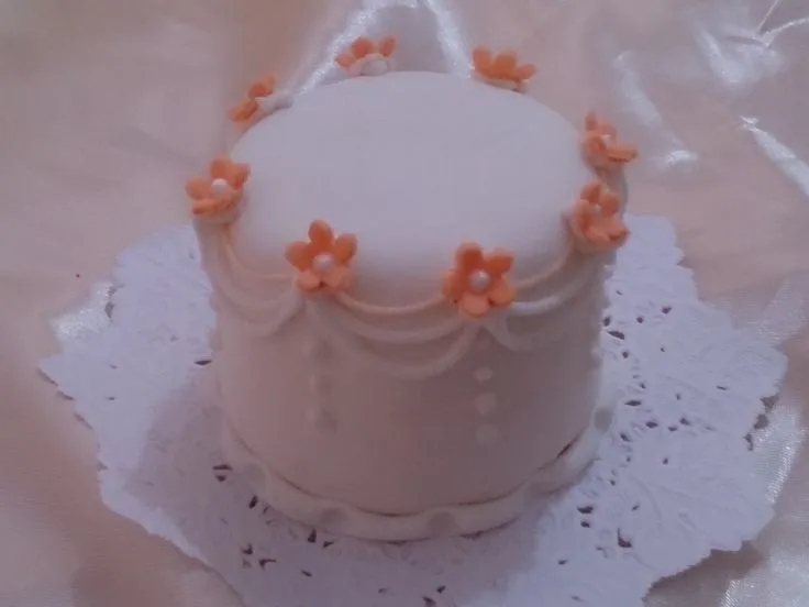 Mini tortas / tortas individuales on Pinterest | Souvenirs ...